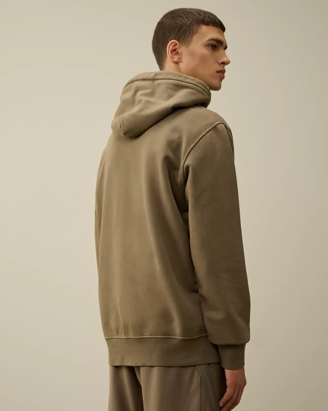 Sweatshirts<C.P. Company Brushed and Emerized Diagonal Fleece Lens Hooded Sweatshirt Walnut – Beige