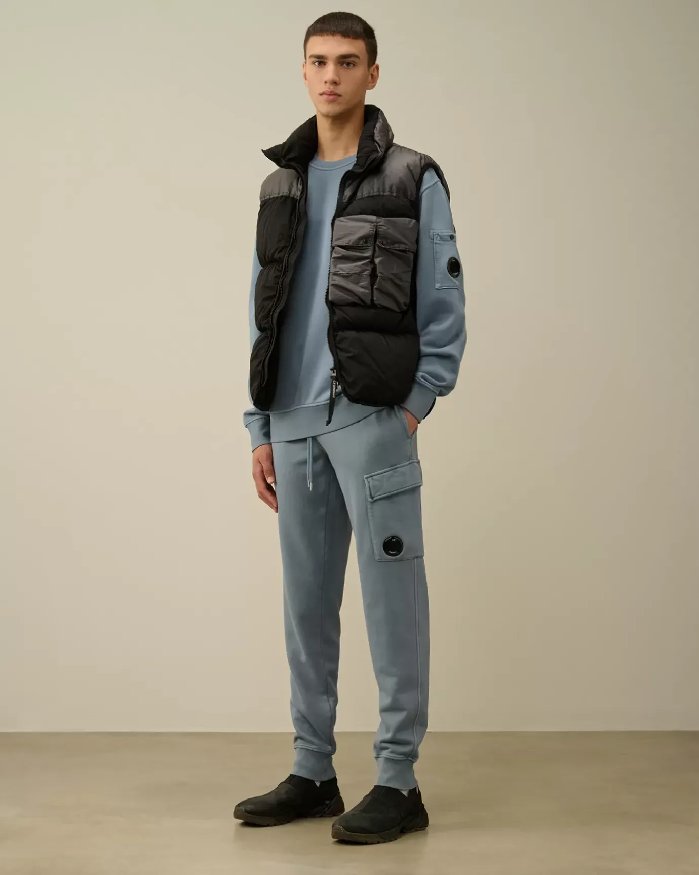 Tracksuits & Shorts<C.P. Company Brushed and Emerized Diagonal Fleece Cargo Sweatpants Flint Stone – Blue