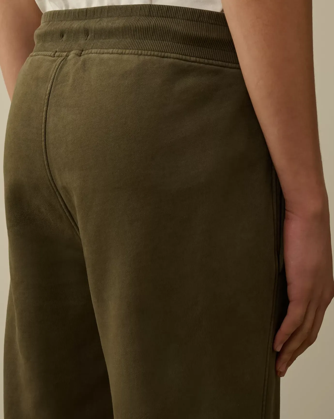 Tracksuits & Shorts<C.P. Company Brushed and Emerized Diagonal Fleece Cargo Sweatpants Grape Leaf – Green
