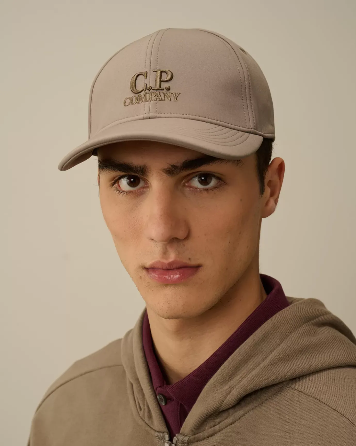 Hats<C.P. Company C.P. Shell-R Logo Cap Walnut – Beige
