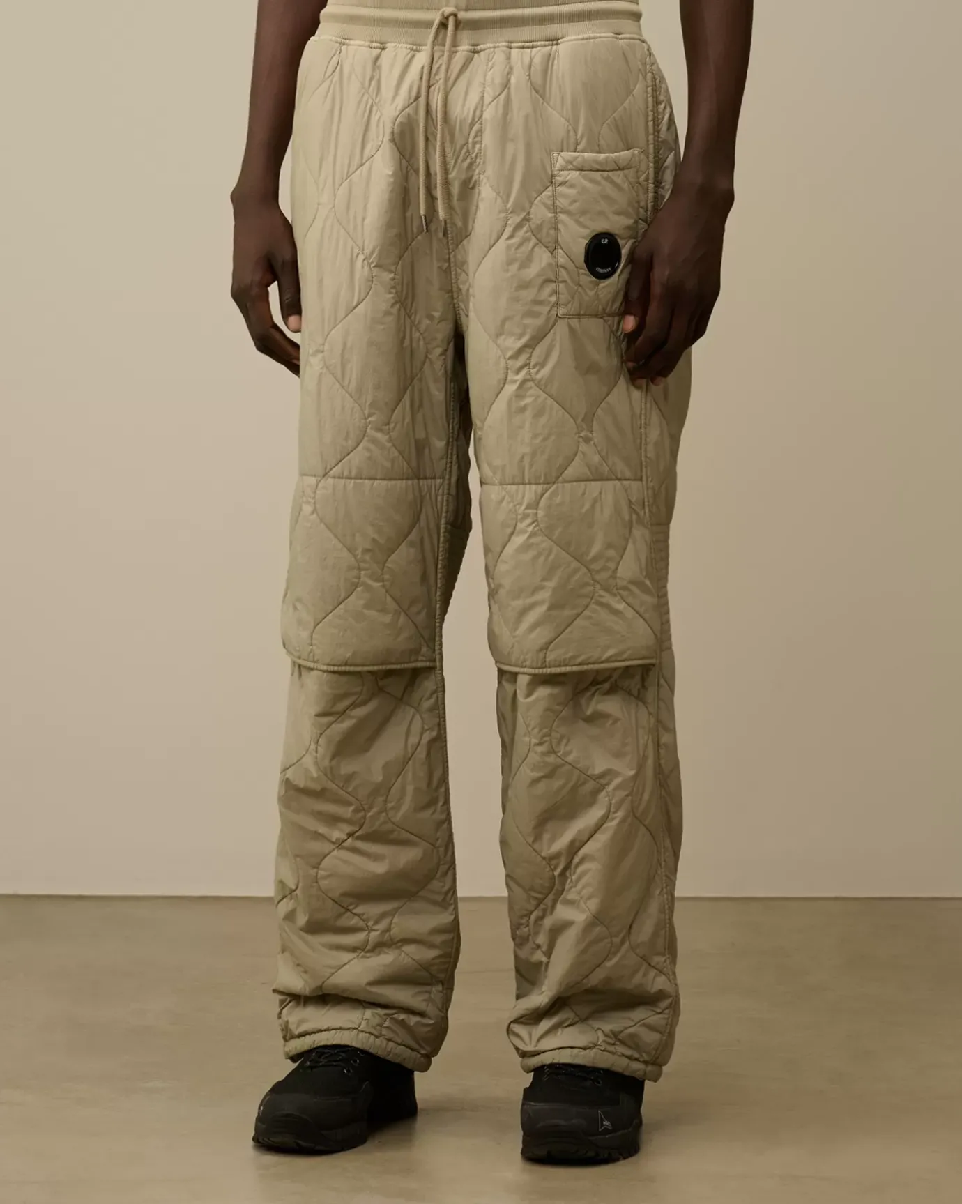 Tracksuits & Shorts<C.P. Company Diagonal Raised Fleece Mixed Quilted Sweatpants Vintage Khaki – Beige