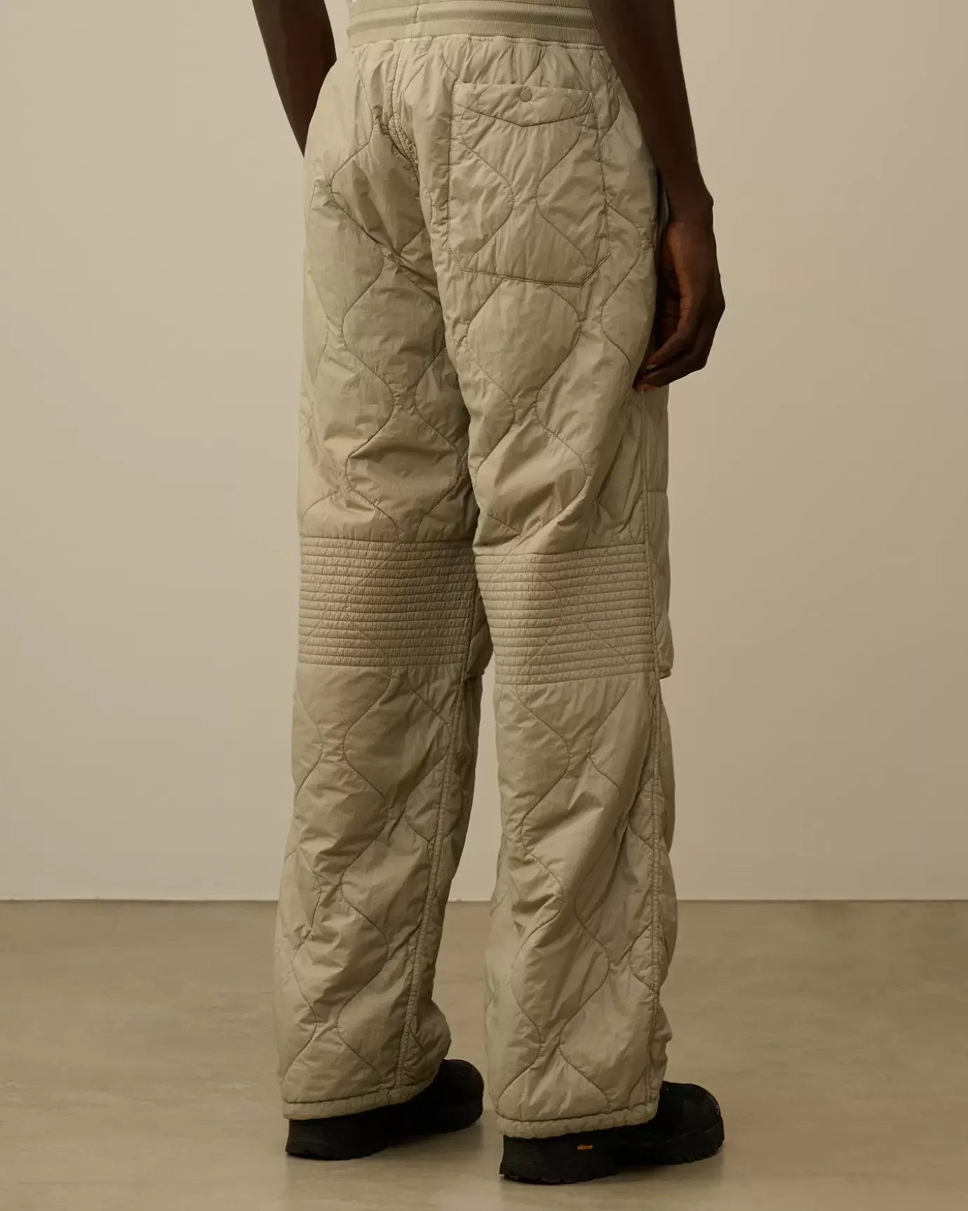 Tracksuits & Shorts<C.P. Company Diagonal Raised Fleece Mixed Quilted Sweatpants Vintage Khaki – Beige