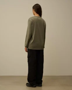 T-shirts & Polo<C.P. Company Mercerized 70/2 Jersey Gasato Longsleeved Logo Patch T-Shirt Grape Leaf – Green