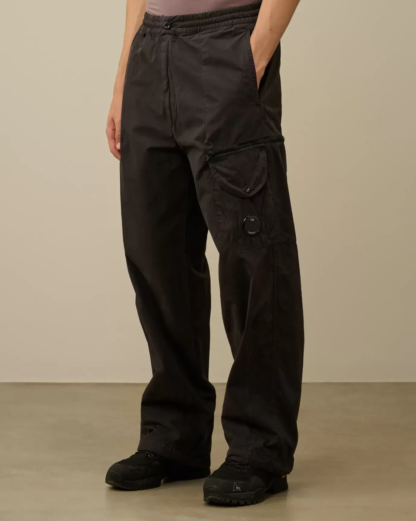 Trousers<C.P. Company Microreps Boxy Lens Cargo Pants Black Sand
