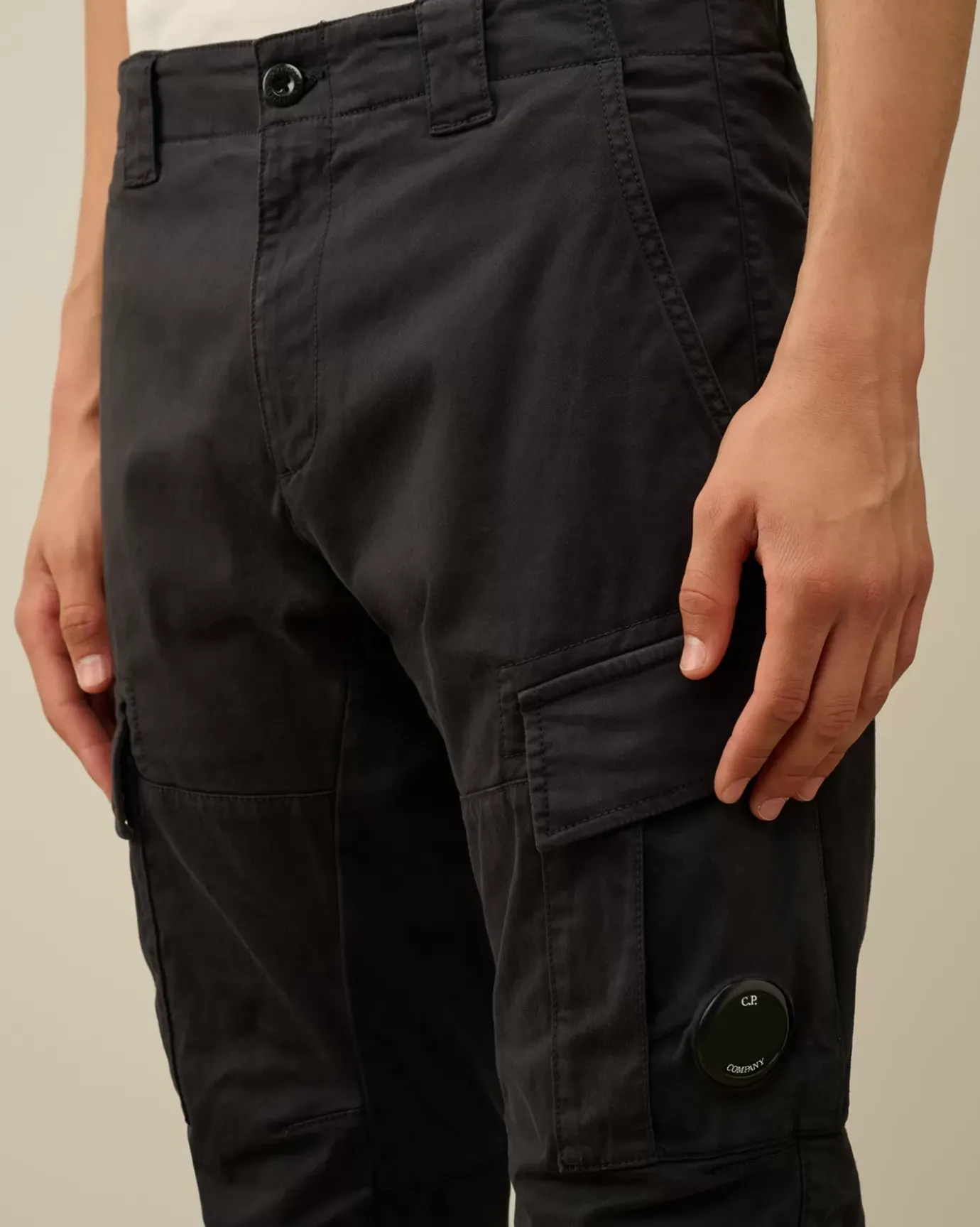 Trousers<C.P. Company Stretch Sateen Ergonomic Lens Double Cargo Pants Black Sand