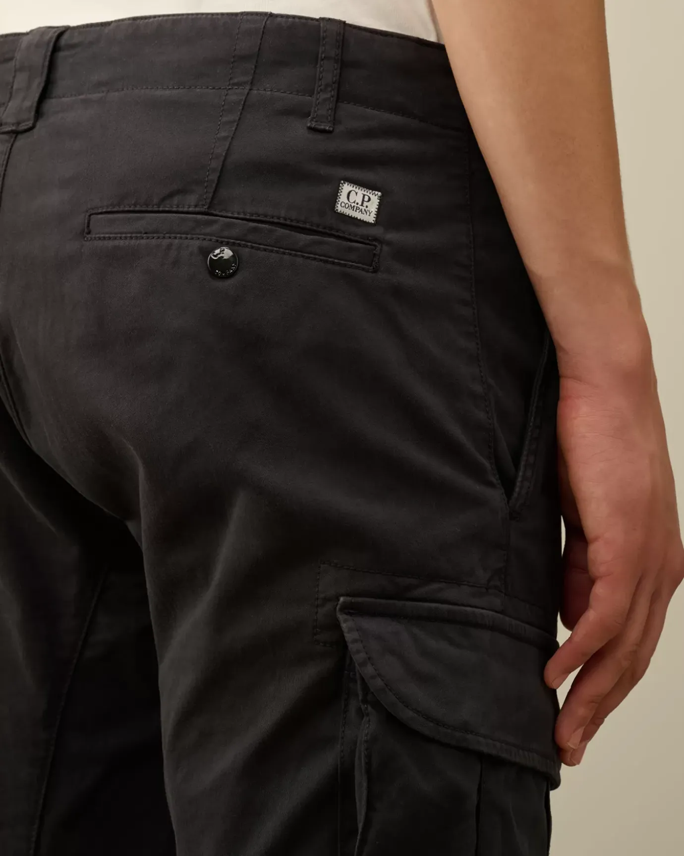 Trousers<C.P. Company Stretch Sateen Ergonomic Lens Double Cargo Pants Black Sand