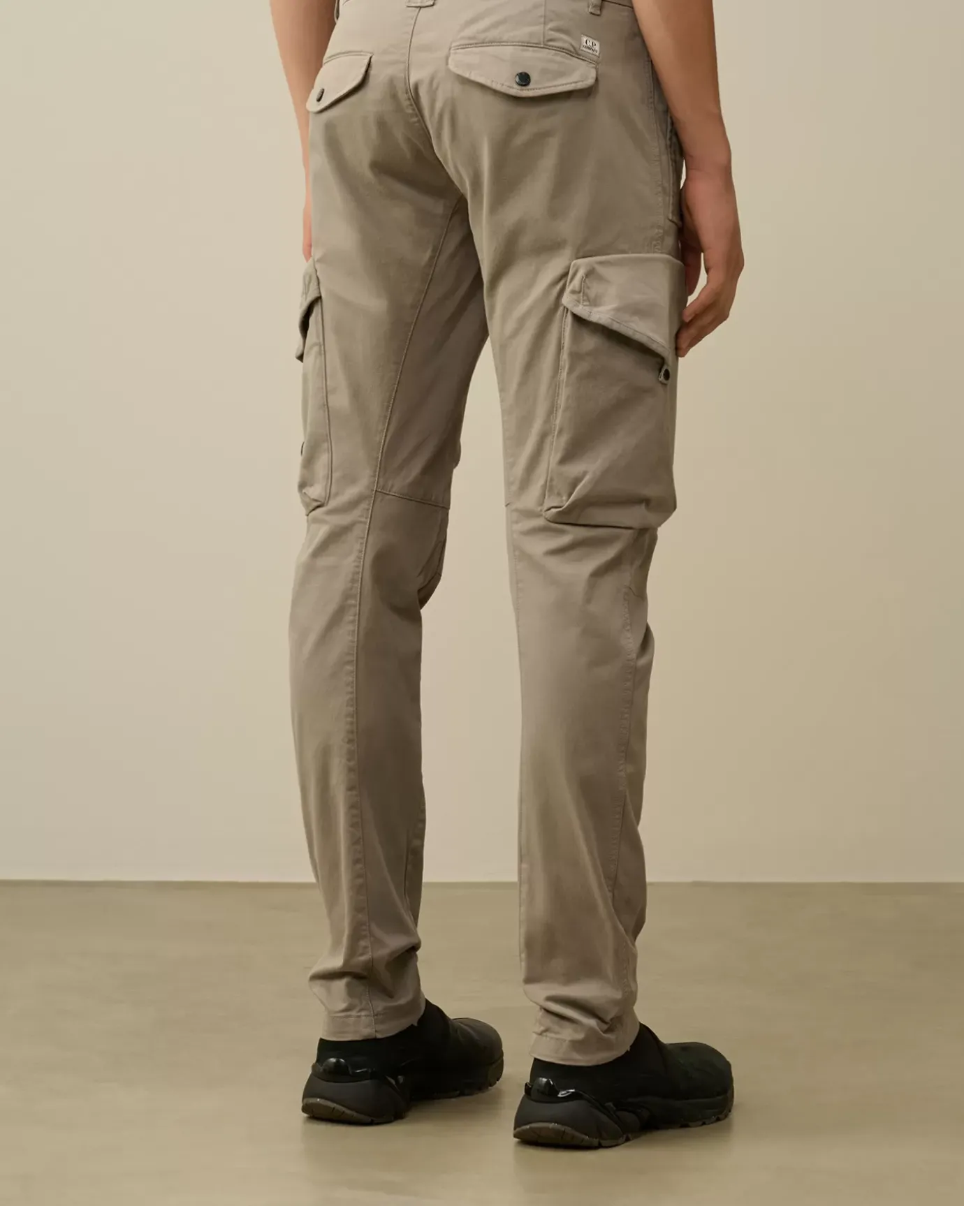 Trousers<C.P. Company Stretch Sateen Ergonomic Lens Cargo Pants Vintage Khaki – Beige