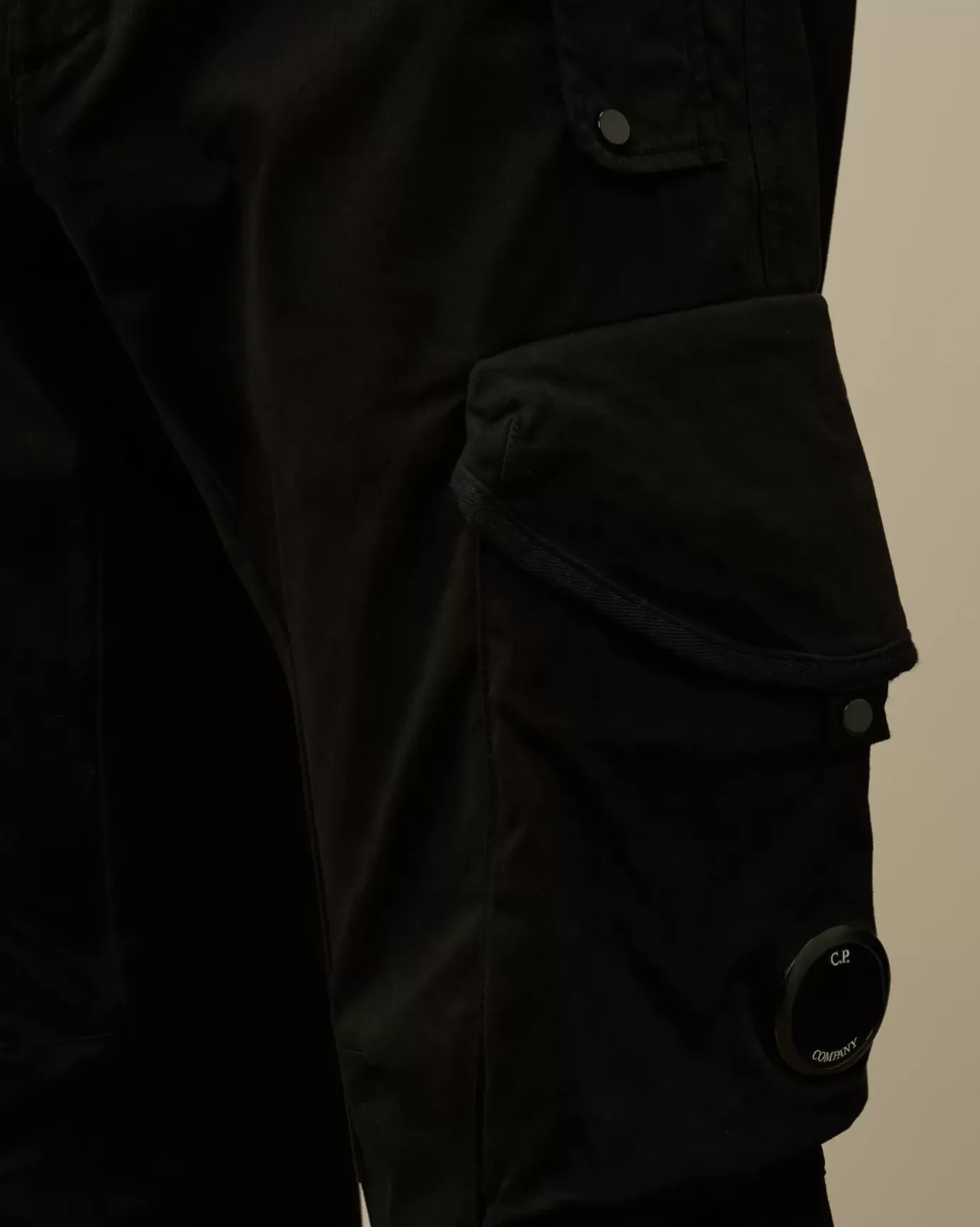 Trousers<C.P. Company Stretch Sateen Ergonomic Lens Cargo Pants Black